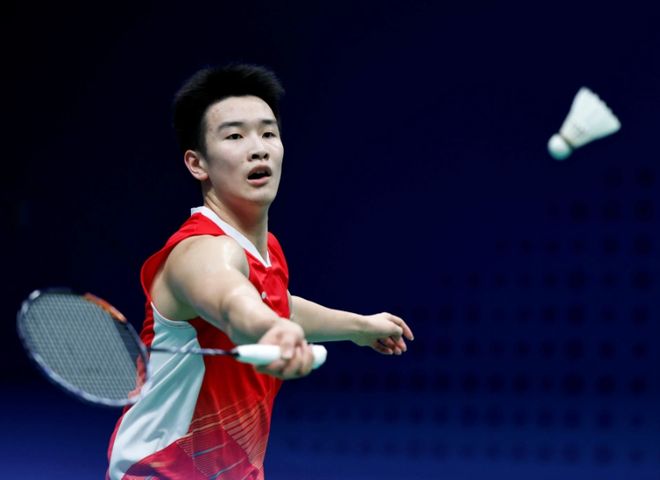 她的战术执 她的战术执